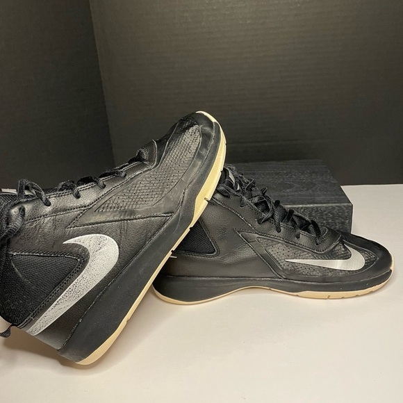 Nike Other - Nike Team Hustle D7 high tops. Youth size 6. 747998-001